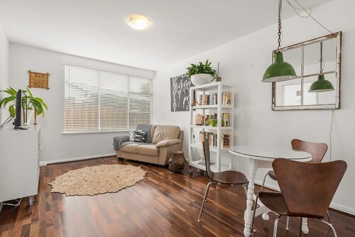 New Town Gem: Homely City-Fringe Apartment