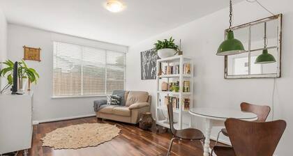 New Town Gem: Homely City-Fringe Apartment