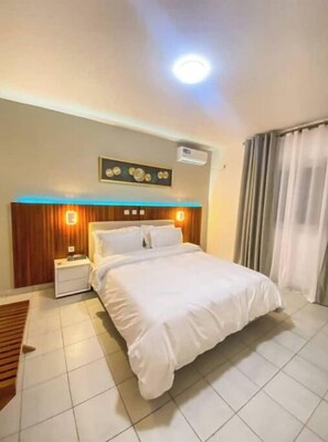 3 bedrooms, iron/ironing board, WiFi, bed sheets - Spacious 3-bedroom apartment with AC, Super fast Wifi (Douala)