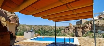 Serenity in Freila - Spacious 5 Bedroom House