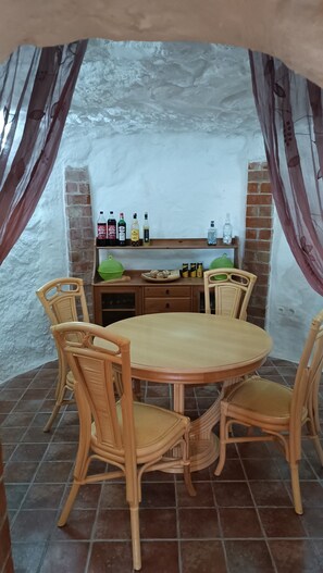 House | Dining