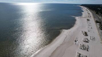 Tæt på stranden
