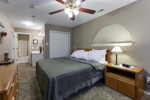 3 bedrooms, desk, iron/ironing board, travel crib