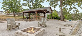 Cottage @ Lighthouse Lodge - Cozy 1BR Cabin Steps from Table Rock Lake!