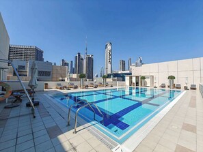 Pool - StayShort - Dazzling Studio in Business Bay with Stunning Views (Dubai)