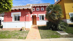 Unclassified image, 4 of 28, button - Immaculate 2-bed Villa With Private Pool (Torre-Pacheco)