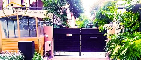 واجهة المنشأة