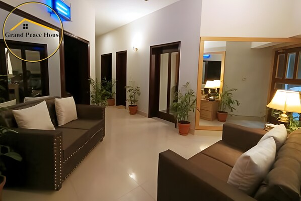 Interior detail - Grand Peace House II (Islamabad)