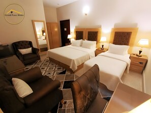 Deluxe Triple Room, City View | Soundproofing, iron/ironing board, free WiFi - Grand Peace House II (Islamabad)