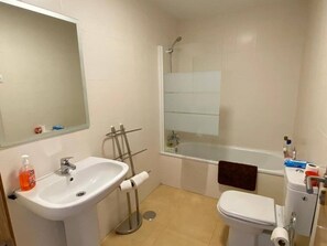 Apartment | Bathroom