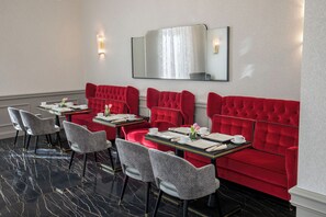 The Gem | Breakfast area