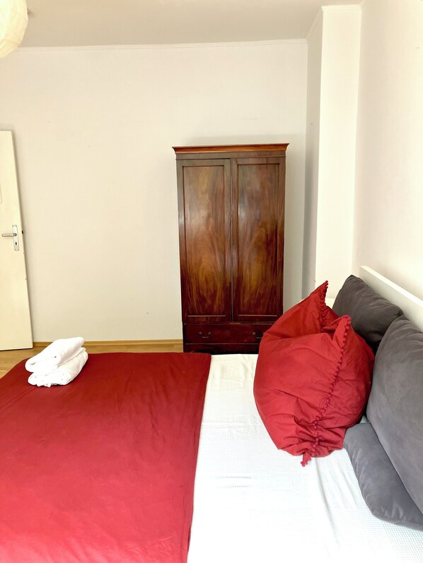 1 bedroom, iron/ironing board, WiFi, bed sheets