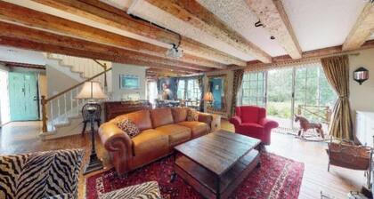 Historic 3-bedroom post and beam house in prestigious Sugar Hill.