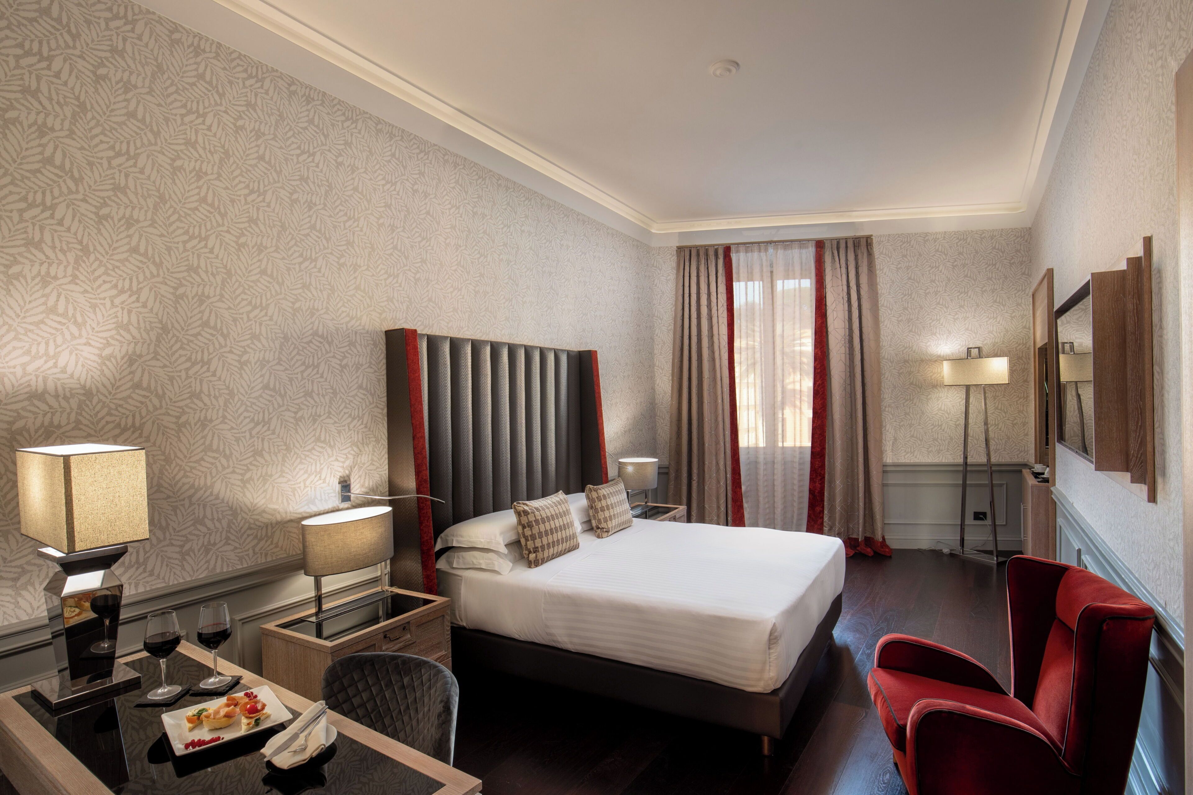 客房内保险箱、免费 WiFi