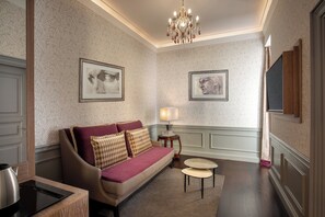 Senior Suite | In-room safe, free WiFi - The Inn at the Spanish Steps Elegant Collection - The Gem (Rome)