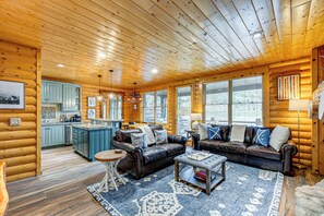 Apartment (2 Bedrooms) | Front of property