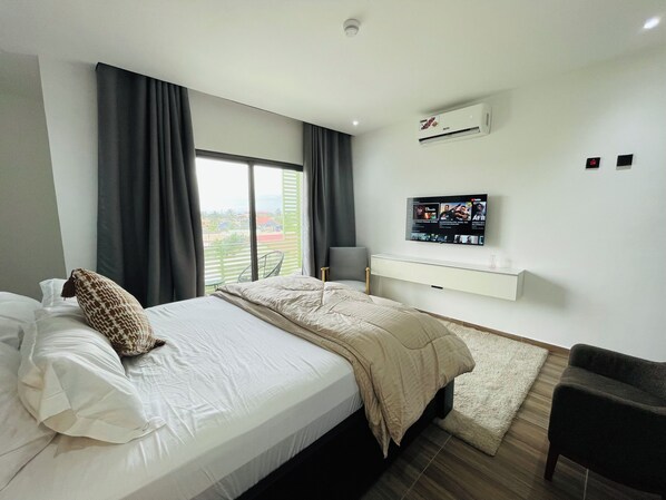 Standard Single Room, Balcony, City View | Laptop workspace, free WiFi - Yaven (Koforidua)