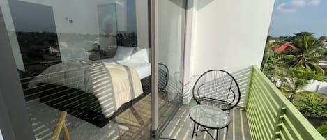 Laptop workspace, free WiFi