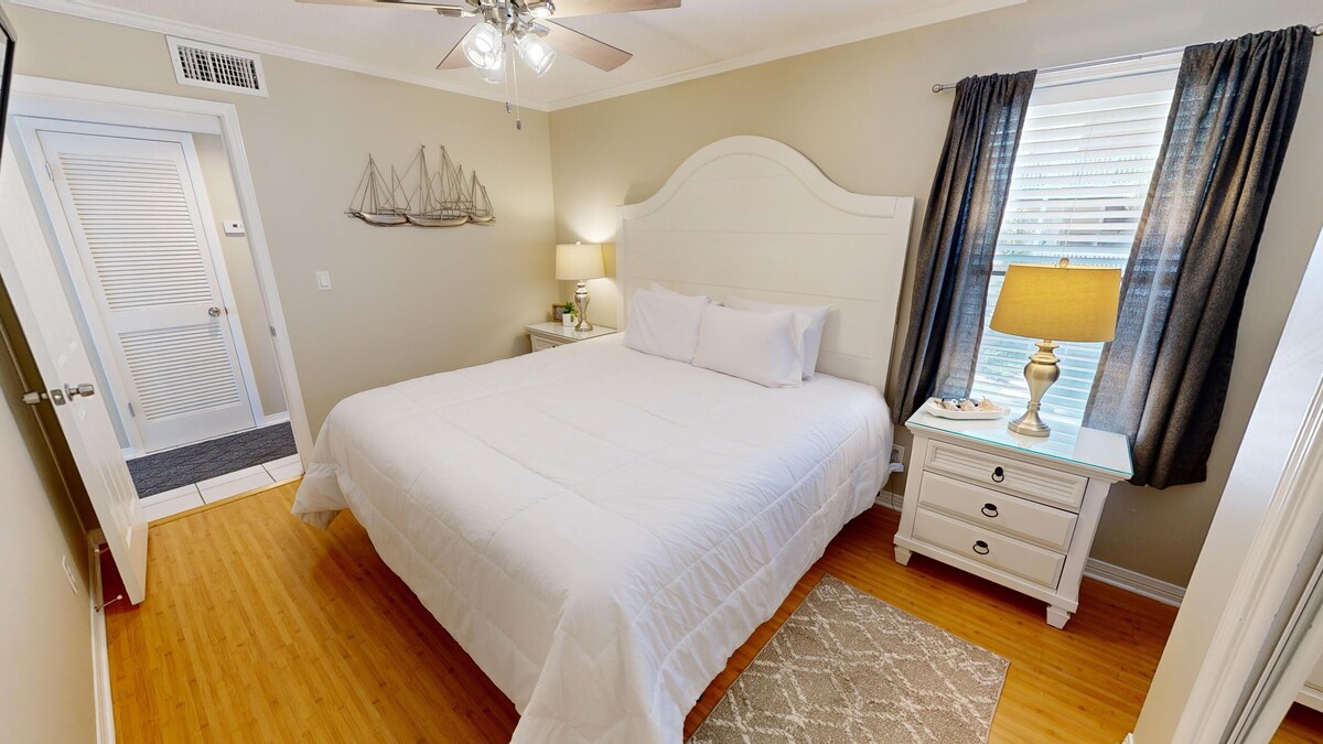 Photo 11 of SPC 4203 Dog Friendly 1 BR with Free Beach Service for 2