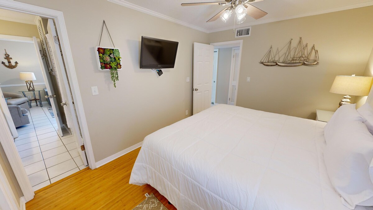 Photo 13 of SPC 4203 Dog Friendly 1 BR with Free Beach Service for 2