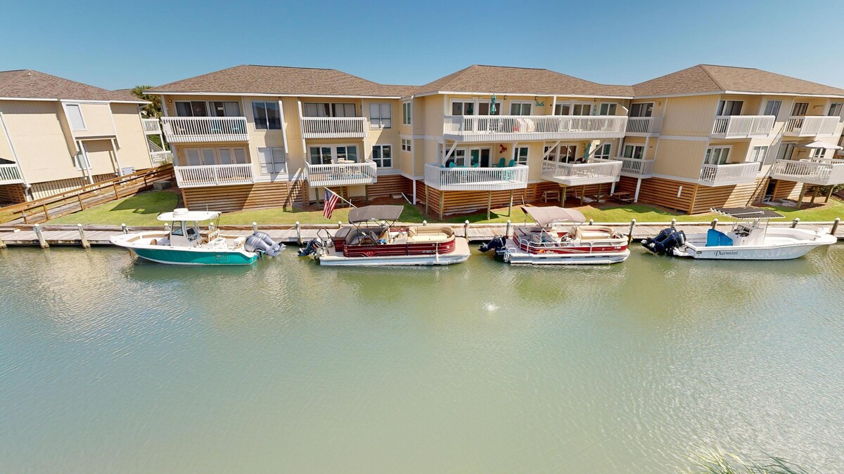 Photo 16 of SPC 4203 Dog Friendly 1 BR with Free Beach Service for 2