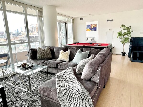 Luxury Single Room | Living area