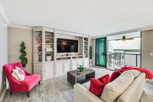 Marco Island Condo w/ Balcony + Water Views!