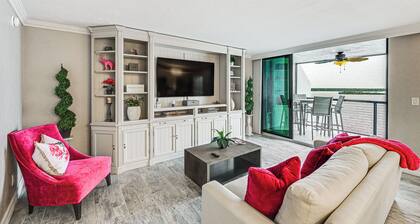 Marco Island Condo w/ Balcony + Water Views!
