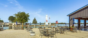 Waterfront Port Clinton Cottage: 5 Mi to Lake Erie