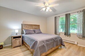 House (3 Bedrooms) | Interior - Peaceful Allegany Home, Walk to Sbu! (Allegany)