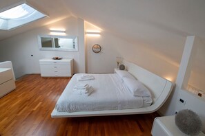 3 bedrooms, in-room safe, desk, iron/ironing board