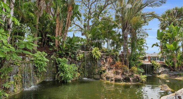 Property grounds - H-247 - Second Floor With Lake and Fountain View (Naples)
