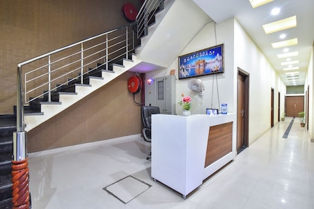 Reception. HOTEL SK PLAZA