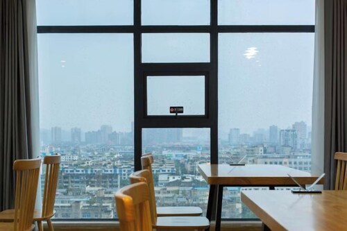 GreenTree Inn Express Hotel (Deyang Wenmiao Square )