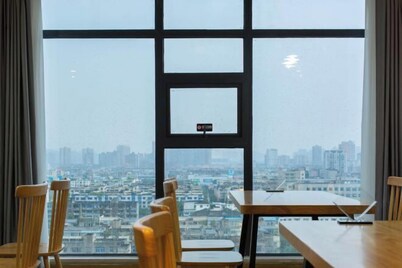 GreenTree Inn Express Hotel (Deyang Wenmiao Square )