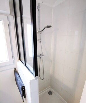 Shower, hair dryer, toilet paper - Cosy apartment in the heart of Arcachon in the summer town, 150m from the beach (Arcachon)