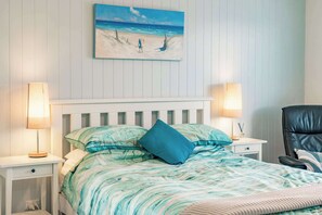 3 slaapkamers, een bureau, een strijkplank/strijkijzer, wifi