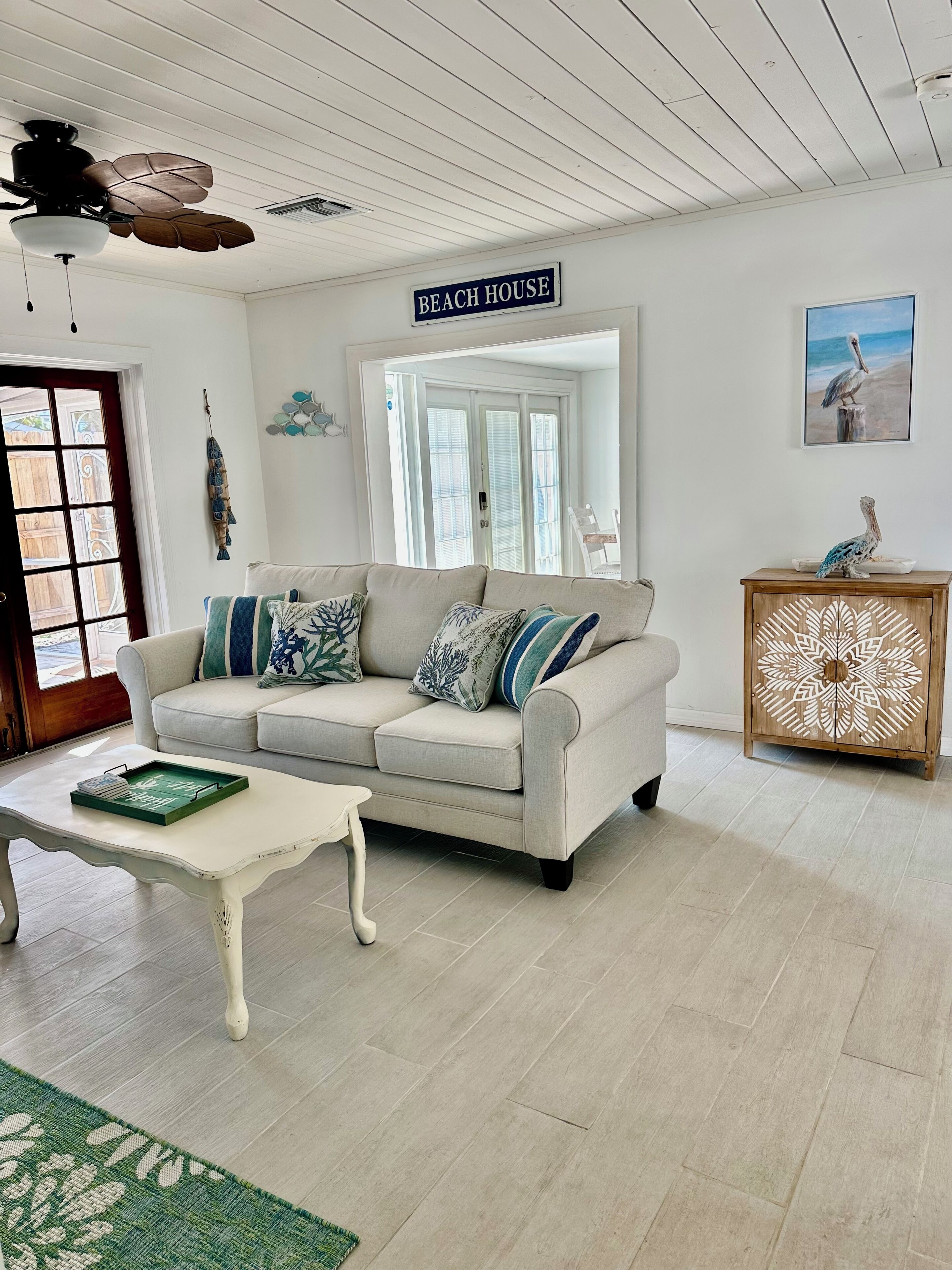 智能电视、壁炉、乒乓球