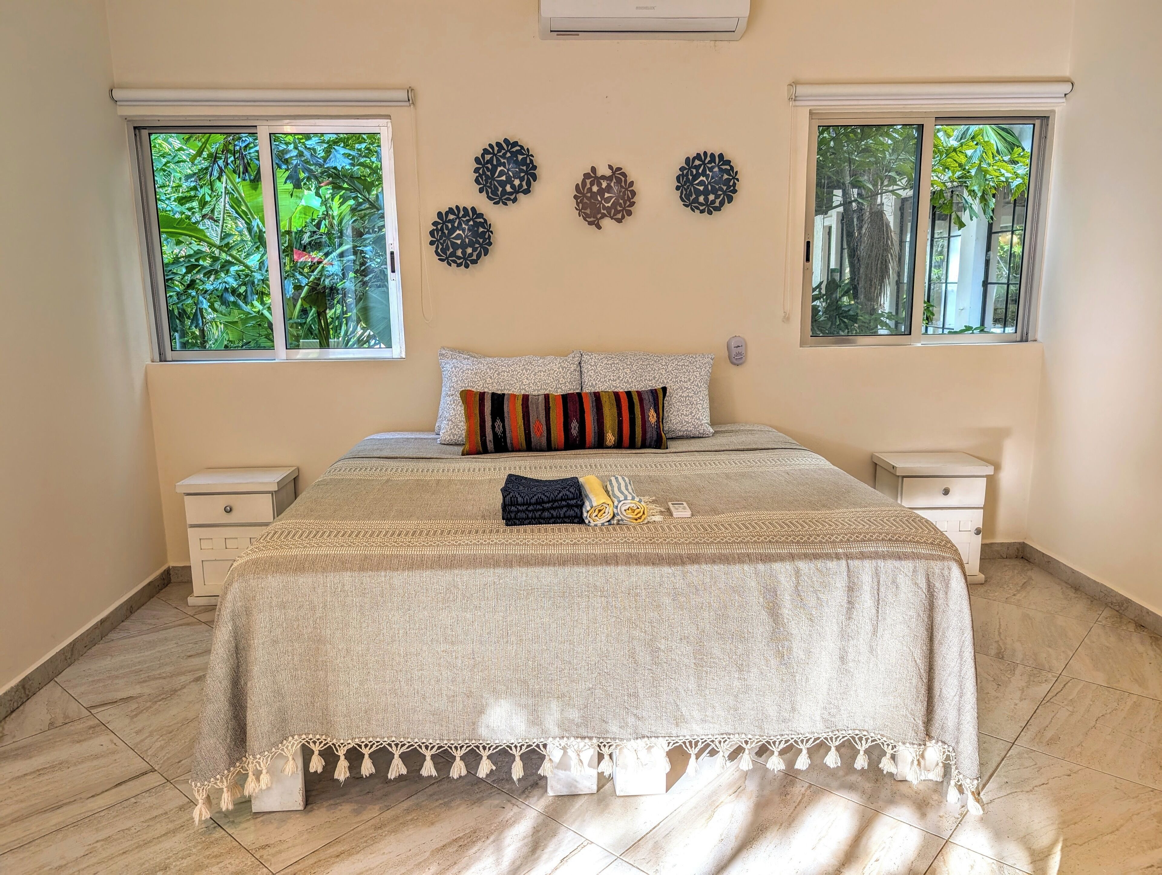 4 bedrooms, desk, iron/ironing board, travel crib