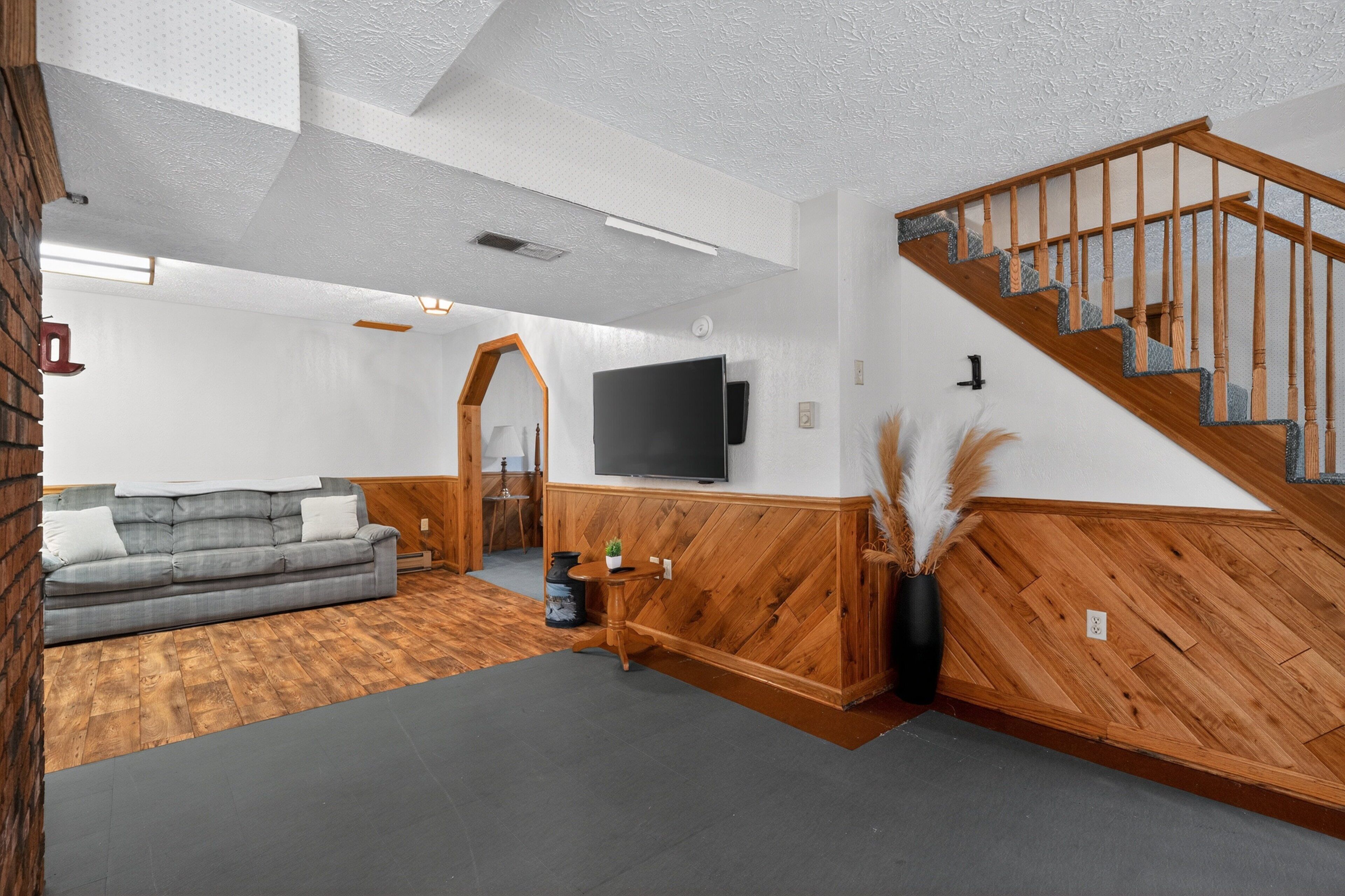 Cottage, 4 Bedrooms | Living area | Smart TV, streaming services