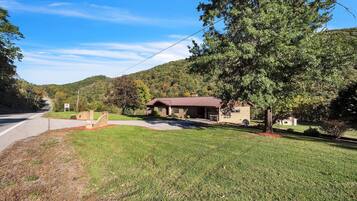 Cottage, 3 Bedrooms | Property grounds