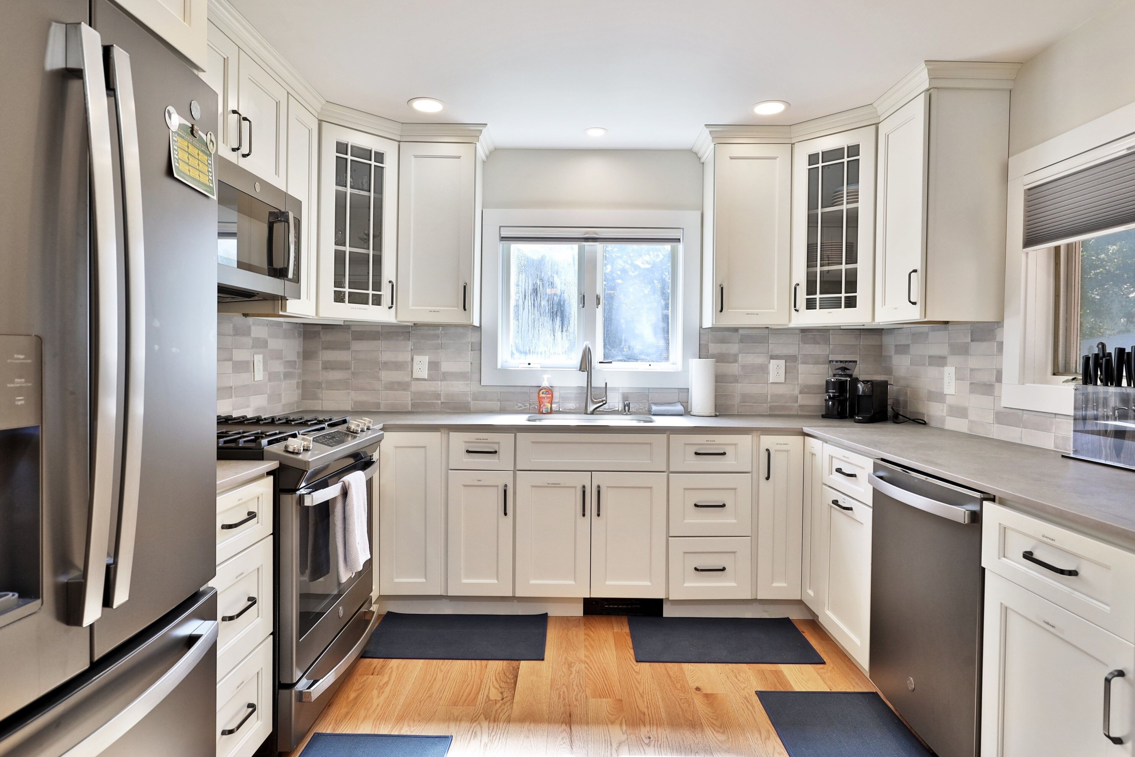 ハウス 4 ベッドルーム | 専用キッチン | 冷蔵庫、オーブン、コーヒー / ティーメーカー、トースター