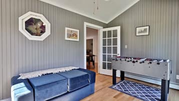 House, 4 Bedrooms | Games room