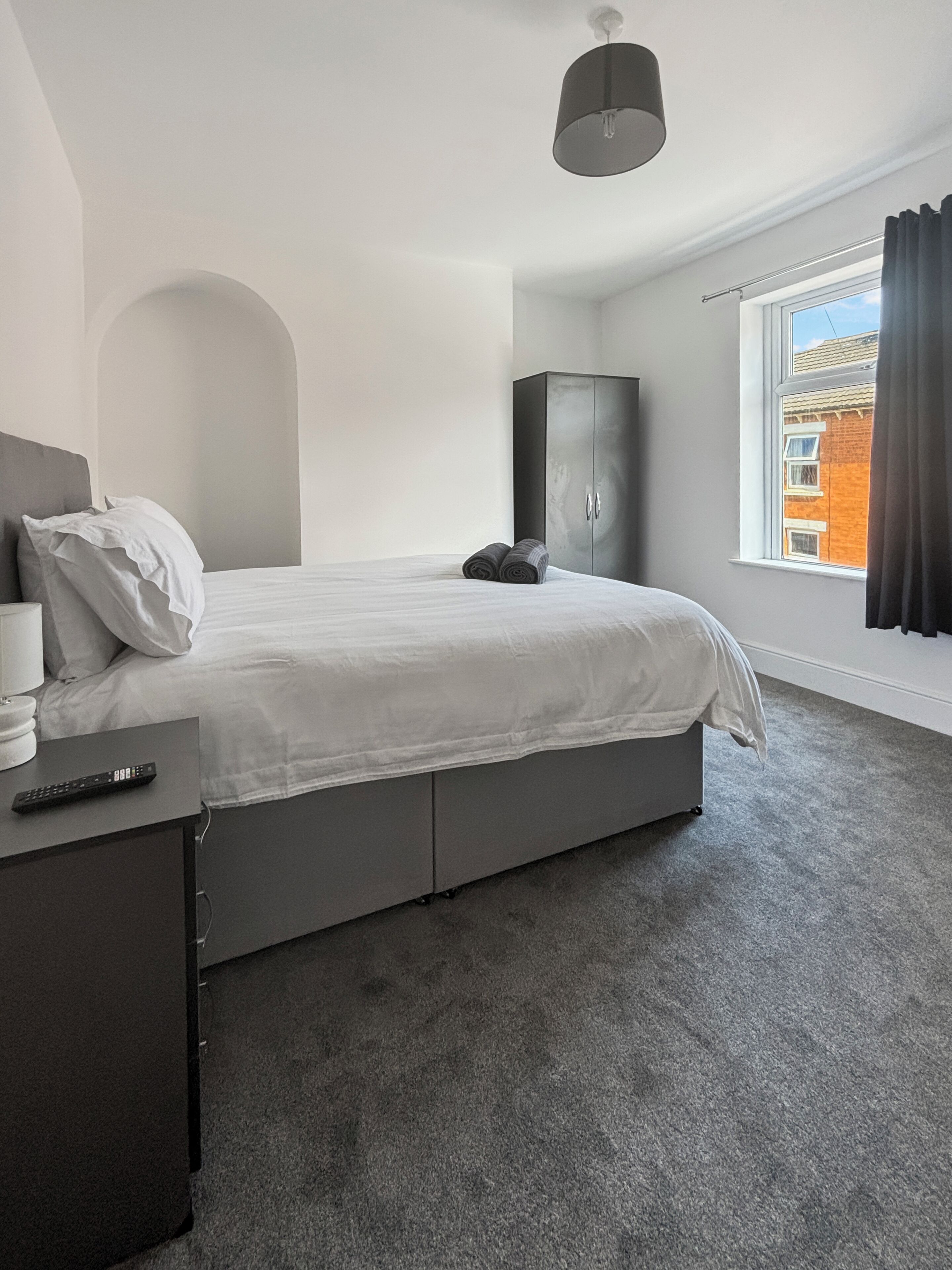 3 chambres, fer et planche à repasser, Wi-Fi, draps fournis