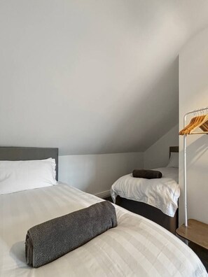 Desk, iron/ironing board, travel cot, WiFi