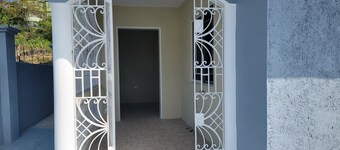 3-bedroom resort in gorgeous Montego Bay with AC, WiFi. Relax and unwind