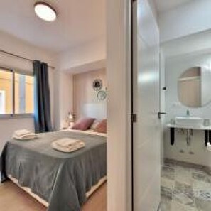 3 Schlafzimmer, Bügeleisen/Bügelbrett