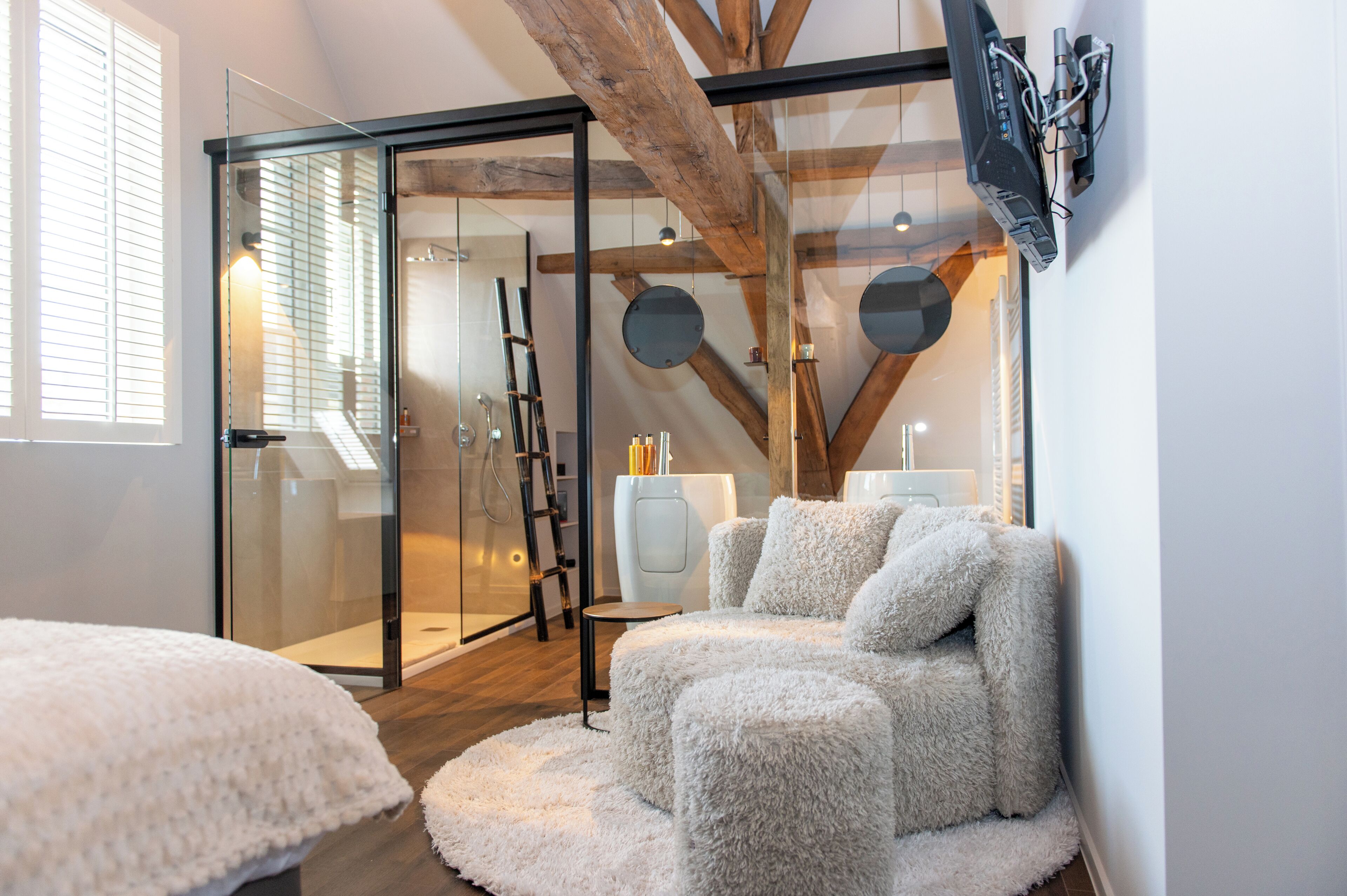 Deluxe Suite, Canal View | Egyptian cotton sheets, premium bedding, memory-foam beds