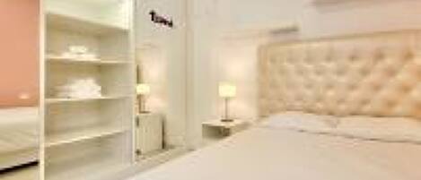 2 soverom og strykejern/-brett