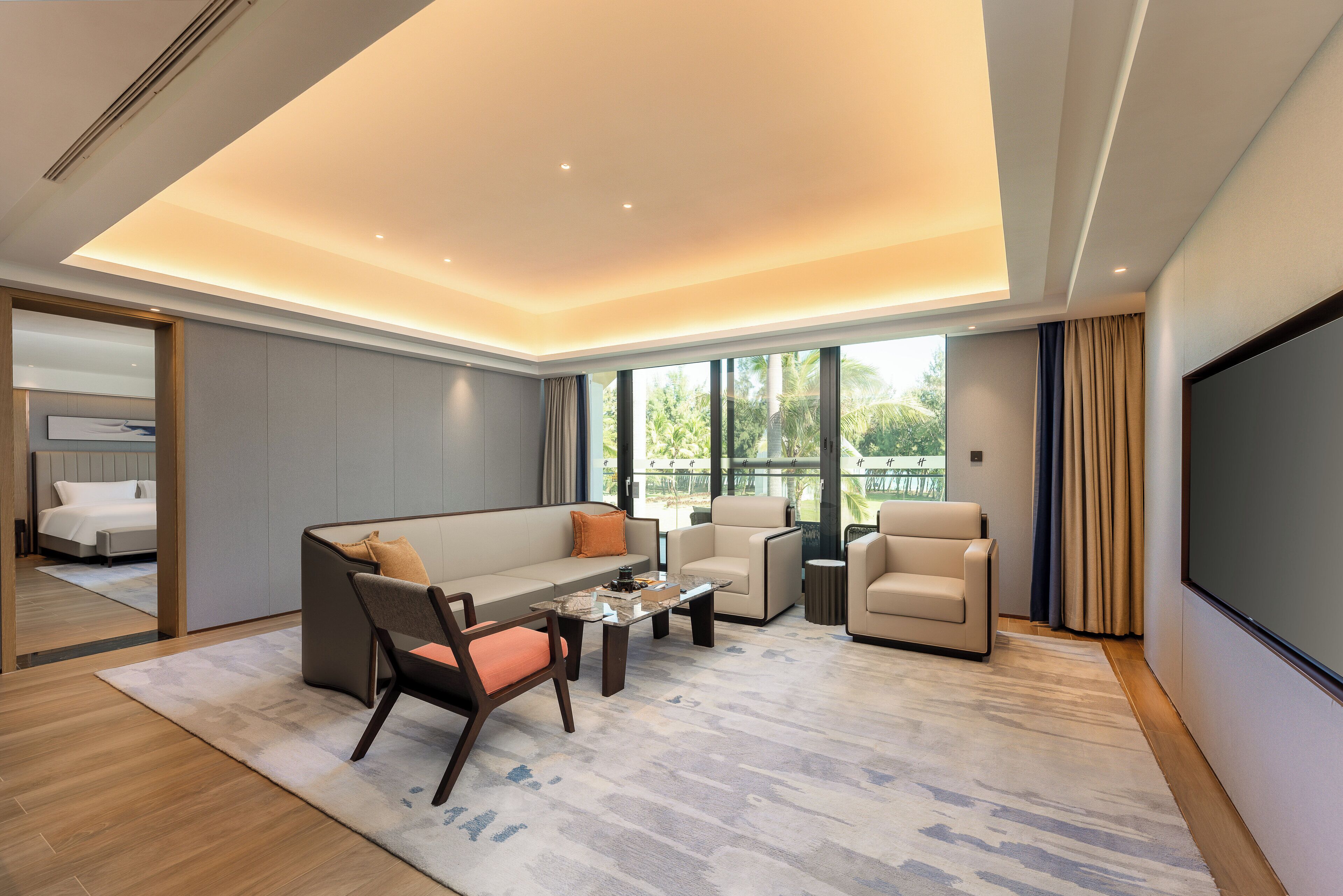 Caja de seguridad en la habitación y escritorio 